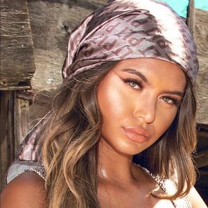 PRETTY LITTLE THING HEAD SCARF